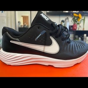 New!  Nike Alpha Huarache Elite 3 Turf 
Size 6Y
With original box
Black/White